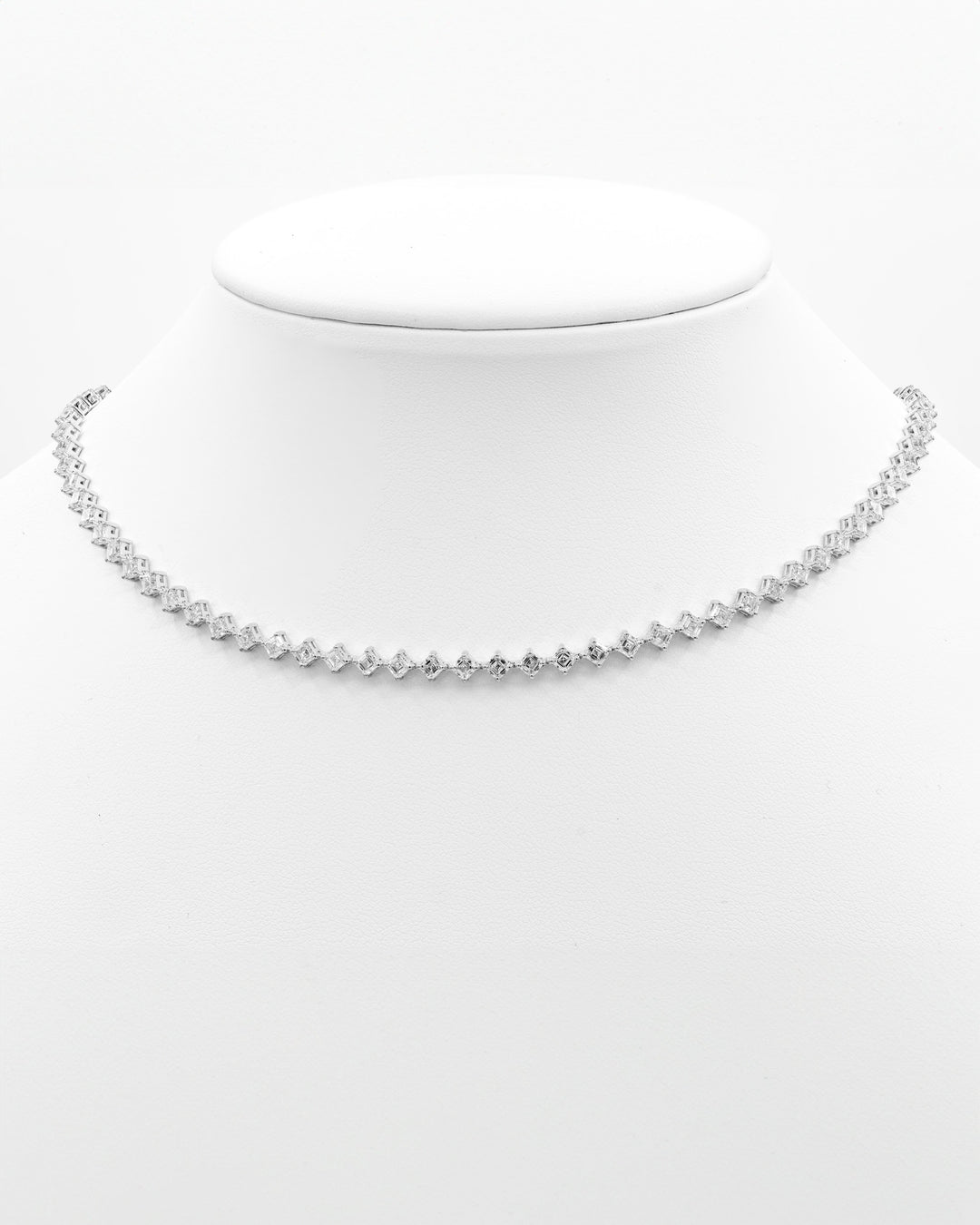 Víya Asscher Shape Diamond Boxy Tennis Choker White Gold 14K