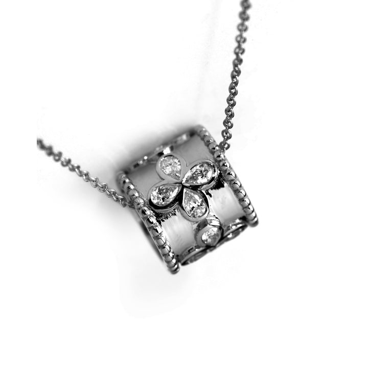 Flower Barrel Necklace